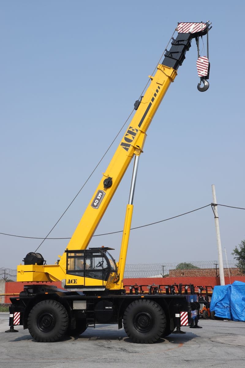 Tire Mounted Crane